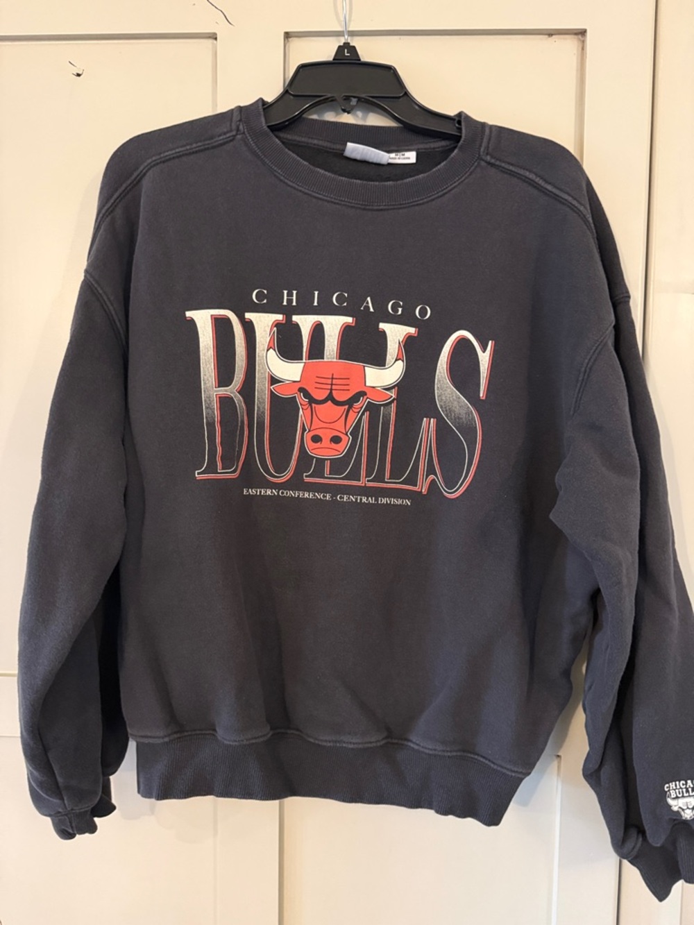 NBA black Chicago Bulls sweatshirt size M